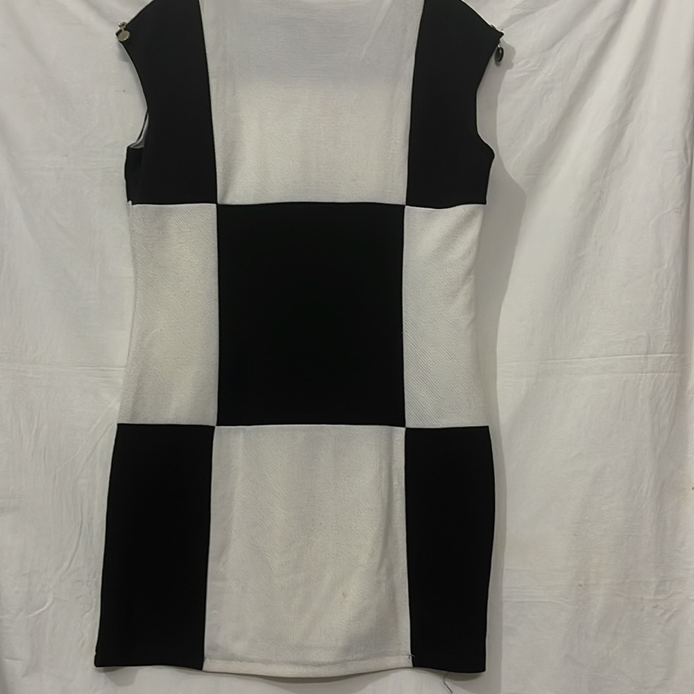 Yesymearsi All New Stylish and fancy White and Black Mini Dress in Size M - Picture 5 of 5